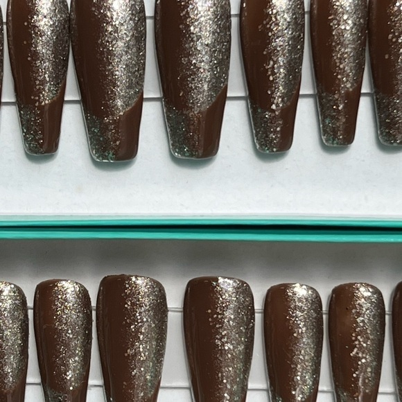 Press On reusable nails with application kit A4 - Picture 4 of 6